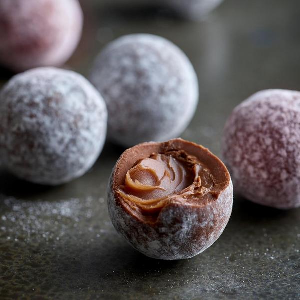 & Classic Champagne Truffles Tin