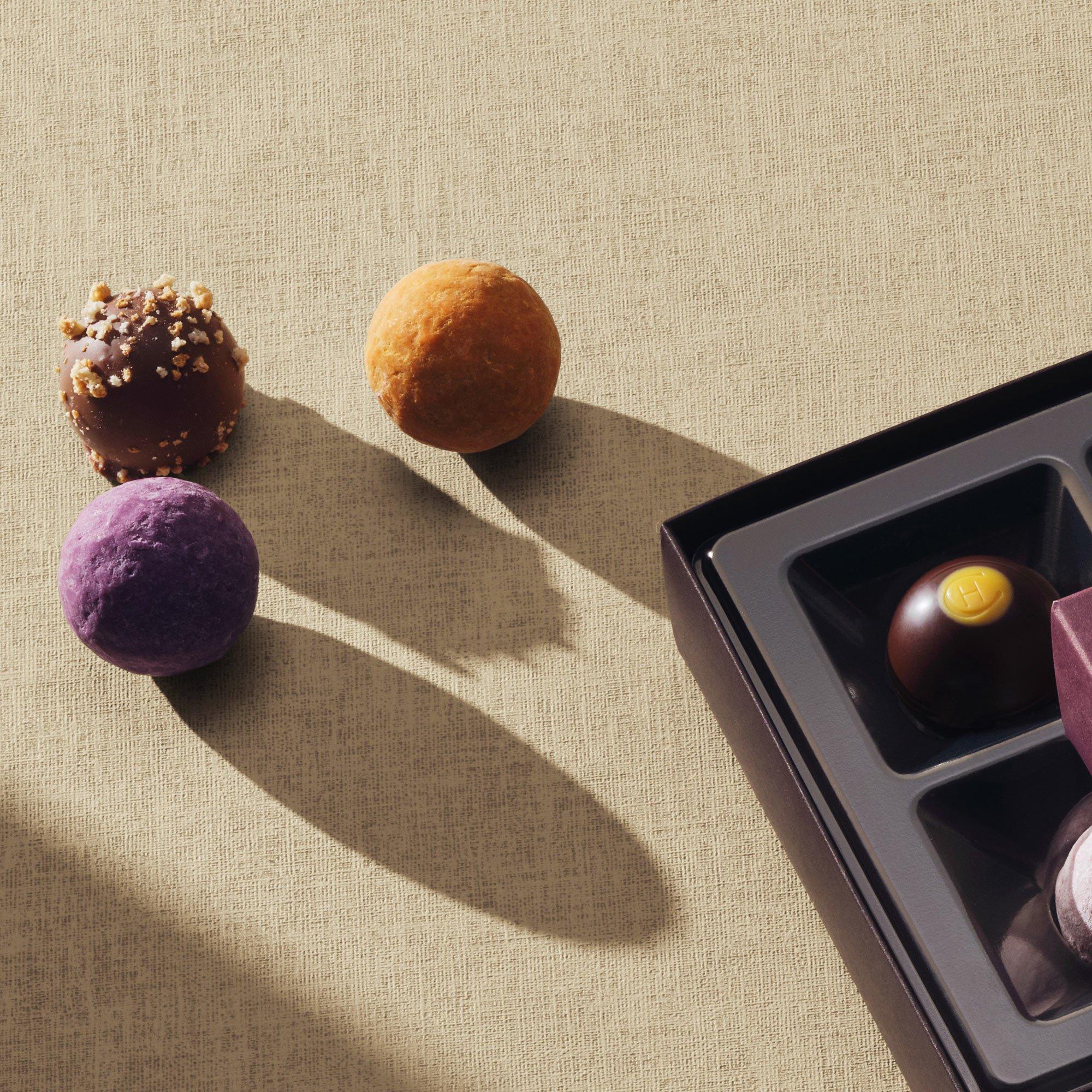 Christmas A Twist of Tipsy Chocolate Box 18-Piece