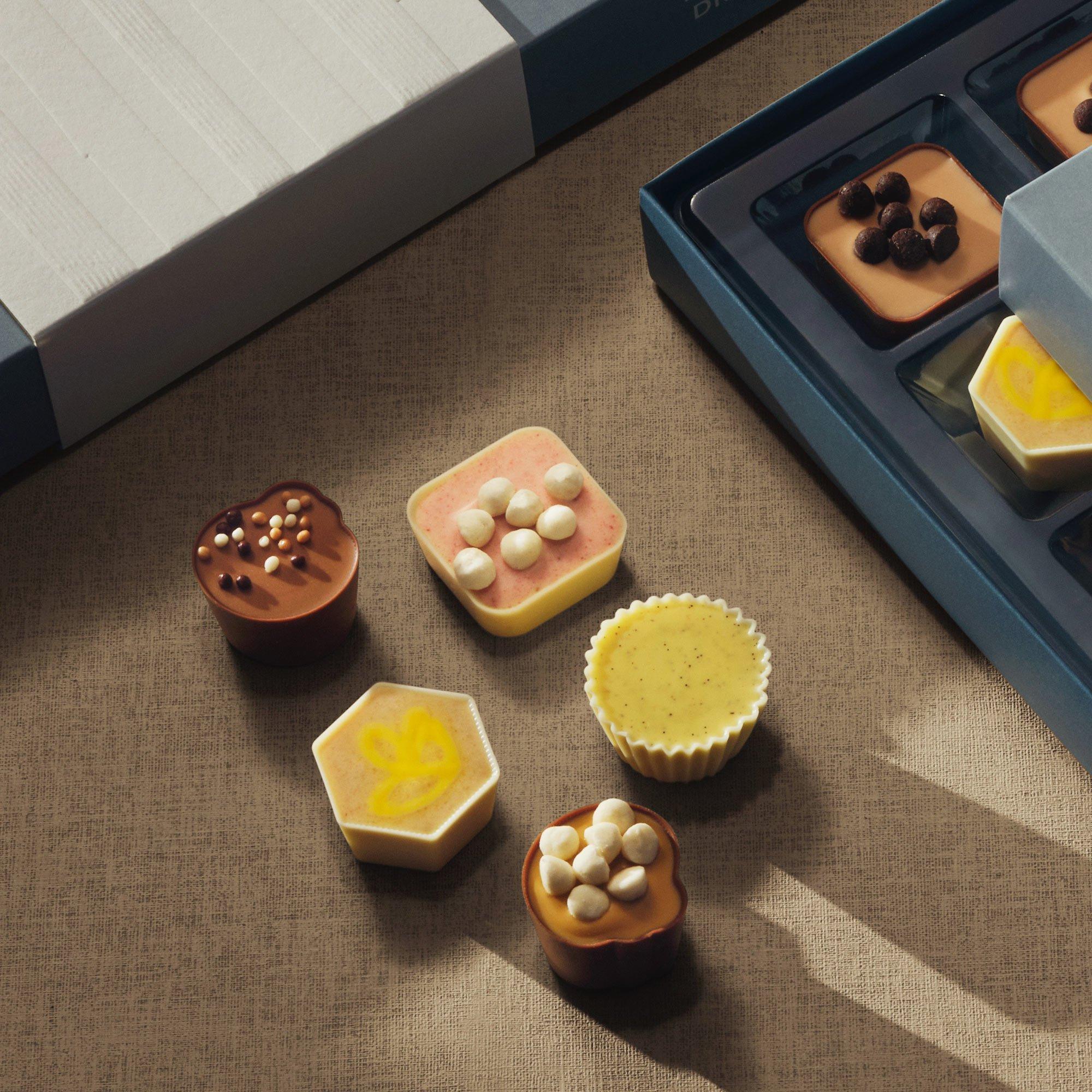 Christmas Patisserie Dreamer Chocolate Box 27-Piece