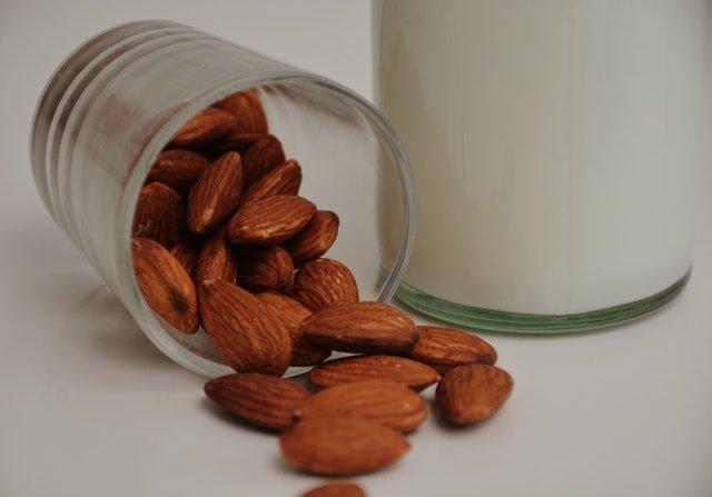 Almonds-and-almond-milk