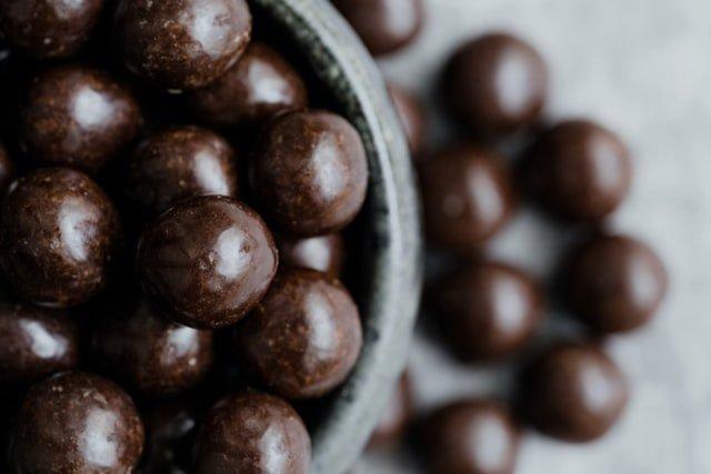 Chocolate enrobing: how to coat chocolates | Hotel Chocolat