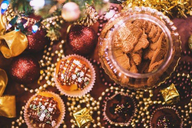Christmas-table-with-speculoo-biscuits