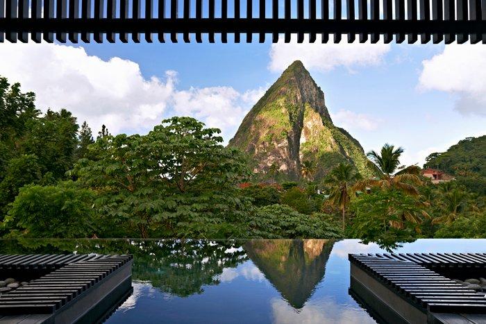 HOTEL-DEC12_POOL_Piton1