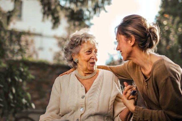 Older-mother-and-daughter