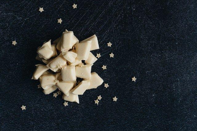 White-chocolate-pieces