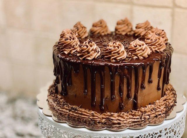 chocolate-cake-with-frosting
