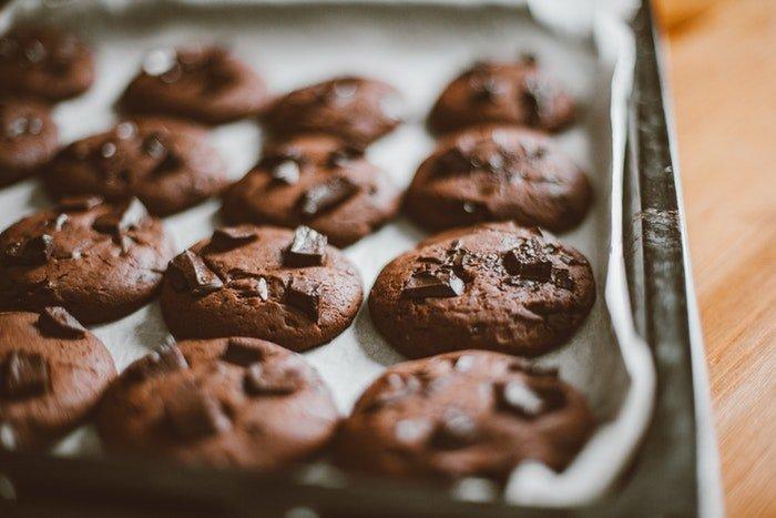 chocolate-chip-cookies-on-a-baking-tray