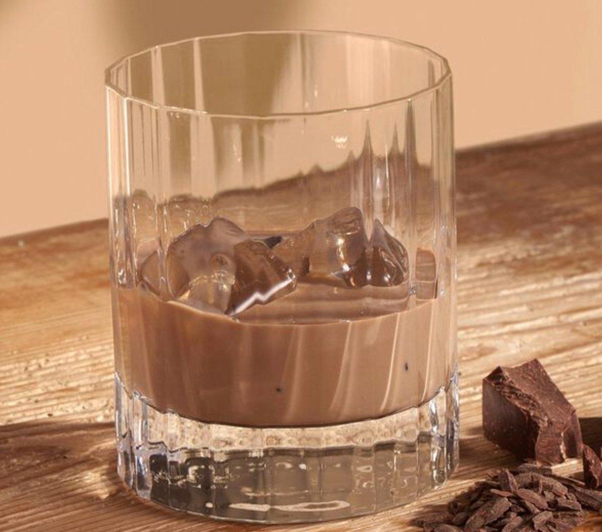 glass-of-velvetised-chocolate-cream