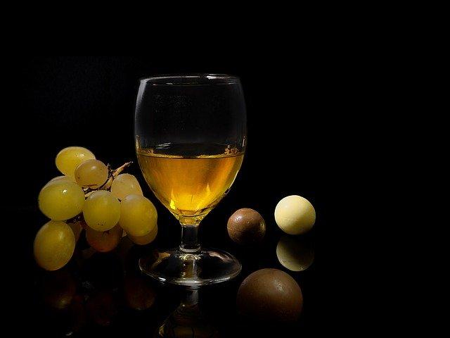 grapes-wine-chocolates