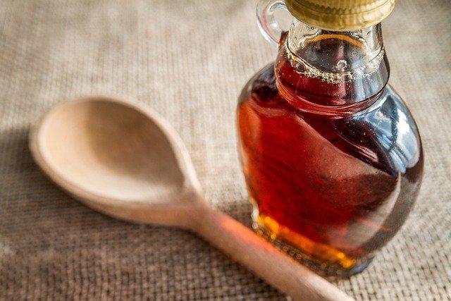 maple-syrup-wooden-spoon