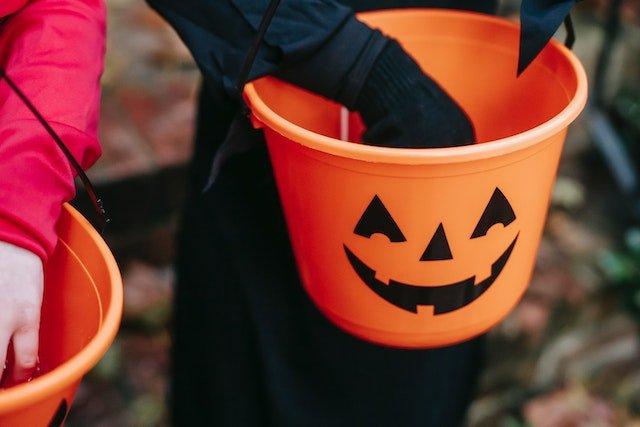 pumpkin-treat-buckets