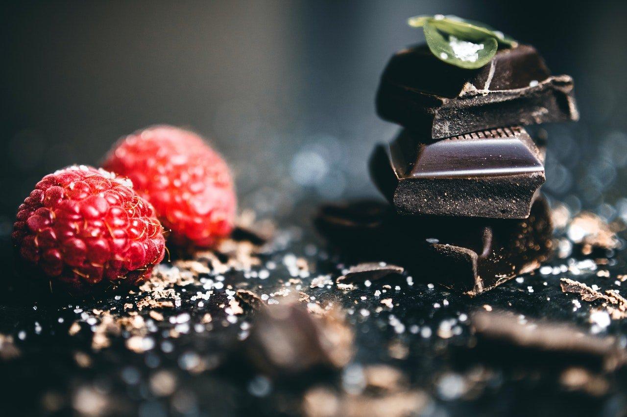 raspberries-and-two-squares-of-dark-chocolate