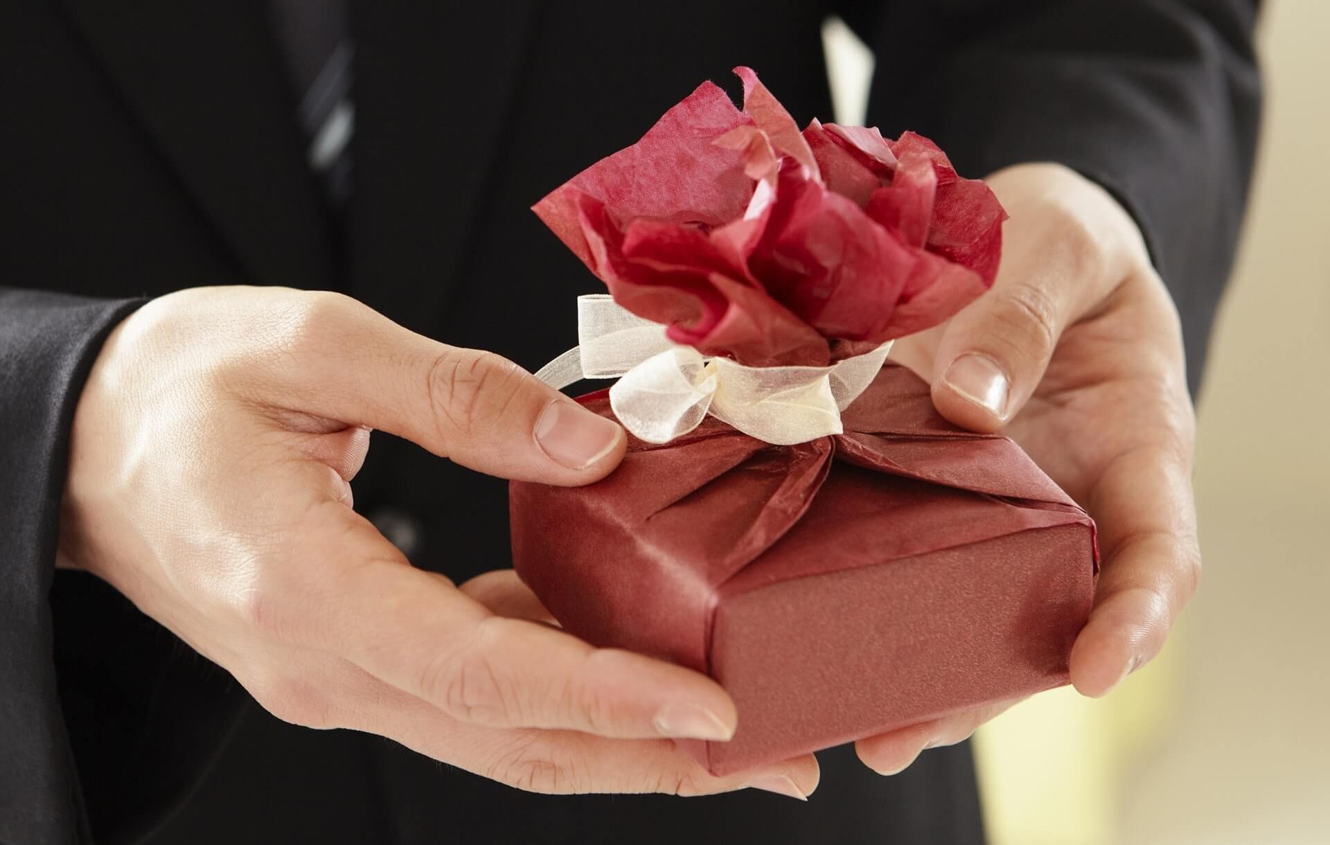 small-red-gift-box