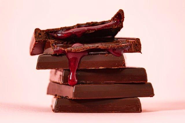 stack-of-chocolate-squares-with-filling