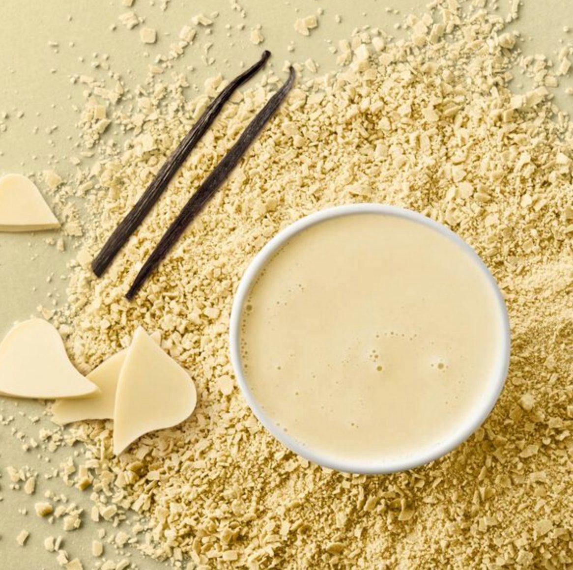 vanilla-white-hot-chocolate-in-cup